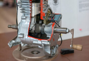 Четиритактов двигател - Музей на науката